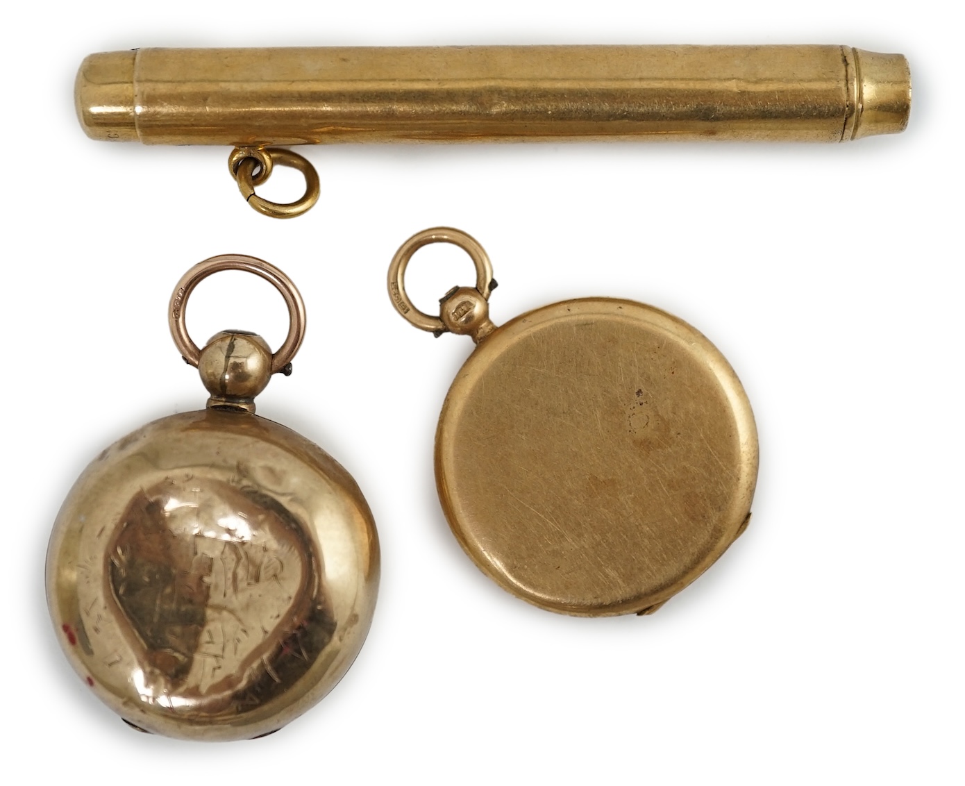 A George V 9ct gold pencil by Sampson Mordan & Co (a.f.), a 15ct locket, and a 9ct gold sovereign case (a.f.)